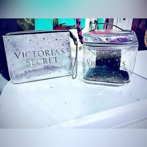VICTORIA SECRET COSMETIC RHINESTONE WRISTLET & TRAIN CASE ❄️WINTER EDITION❄️